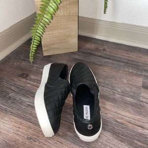 ECENTRCQ Black Steve Madden Slip Ons - Brand New